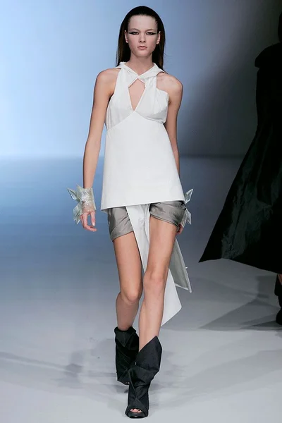 Look 8